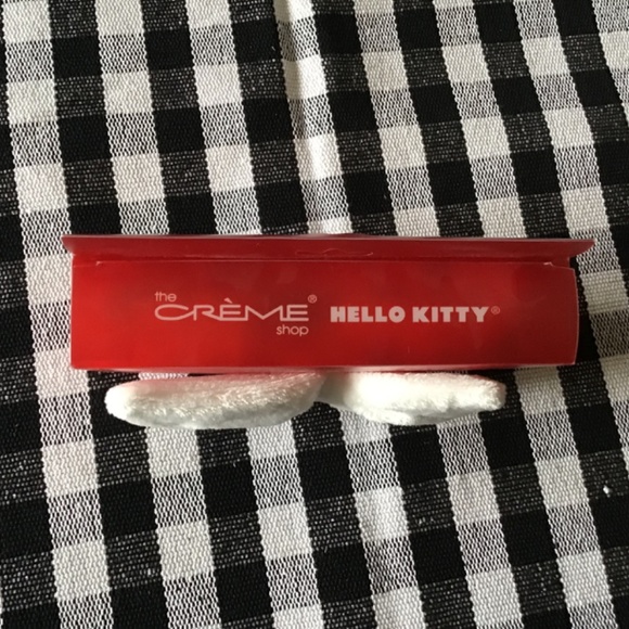 New THE CREME SHOP X HELLO KITTY Plush Spa Headband red and white - Picture 2 of 4